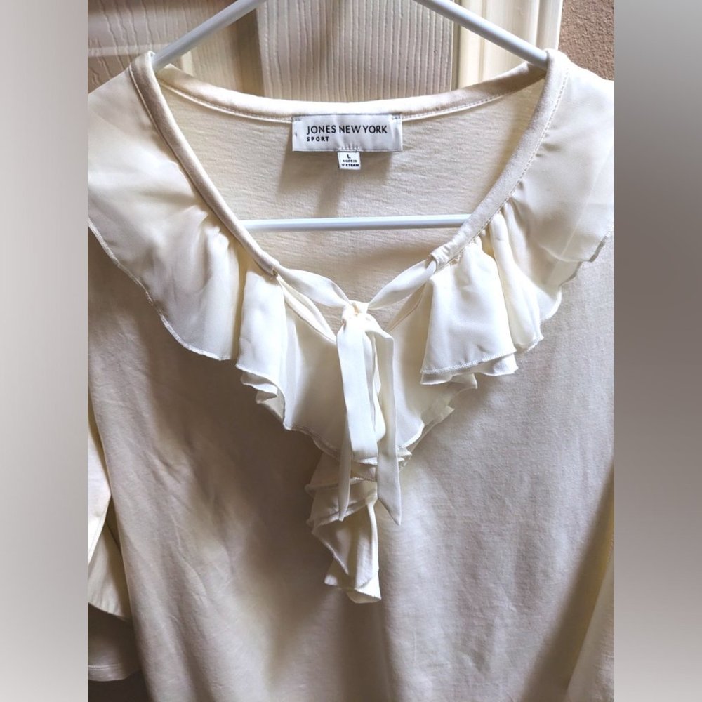Jones New York Ruffle V-neck Long Sleeve T-shirt, Size L